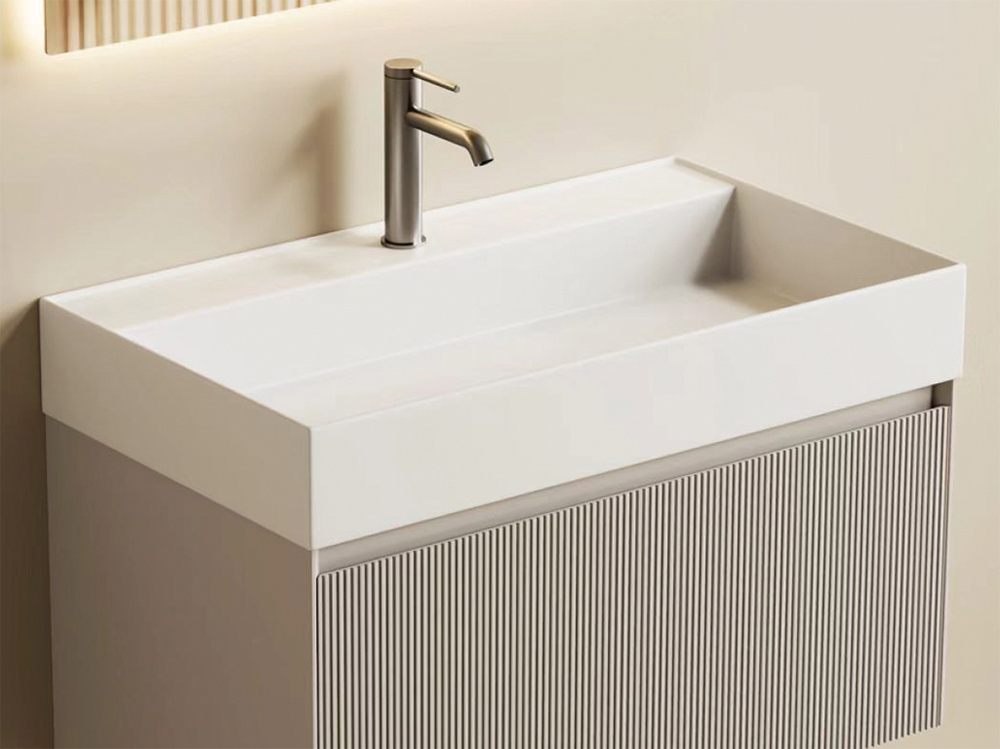 Raceway-Shaped Sink